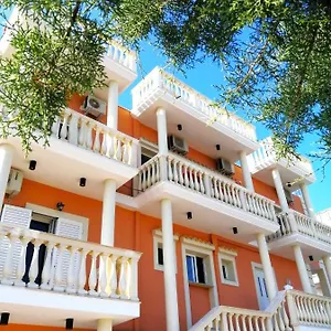 Marku Palace Apartamento Ksamil